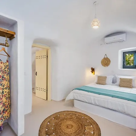 Villa Mystagoge Retreat With Subterranean Pool/jacuzzi