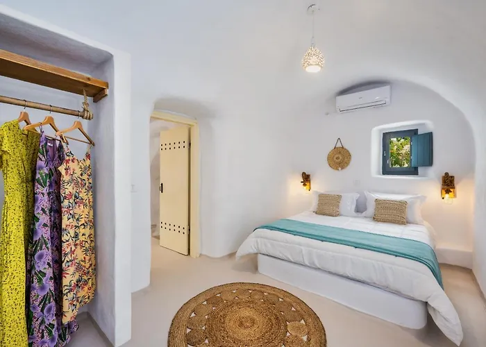 Villa Mystagoge Retreat With Subterranean Pool/jacuzzi