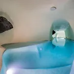 Mystagoge Retreat With Subterranean Pool/jacuzzi וילה Vóthon