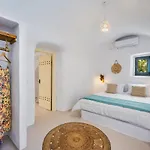 וילה Mystagoge Retreat With Subterranean Pool/jacuzzi