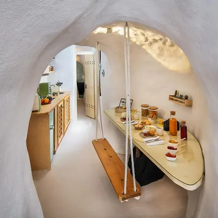 Villa Mystagoge Retreat With Subterranean Pool/jacuzzi Vóthon