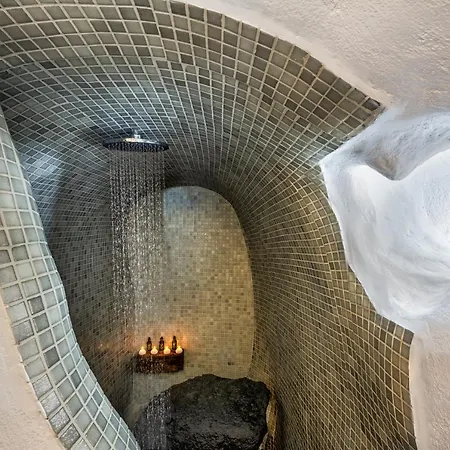 Villa Mystagoge Retreat With Subterranean Pool/jacuzzi Vóthon