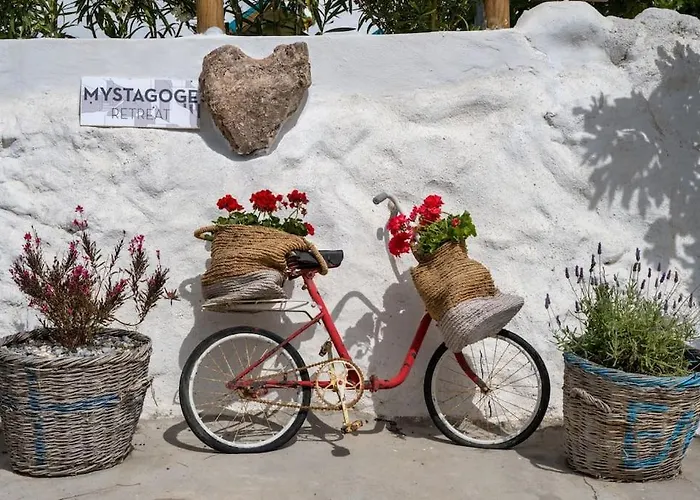 Villa Mystagoge Retreat With Subterranean Pool/jacuzzi Vóthon